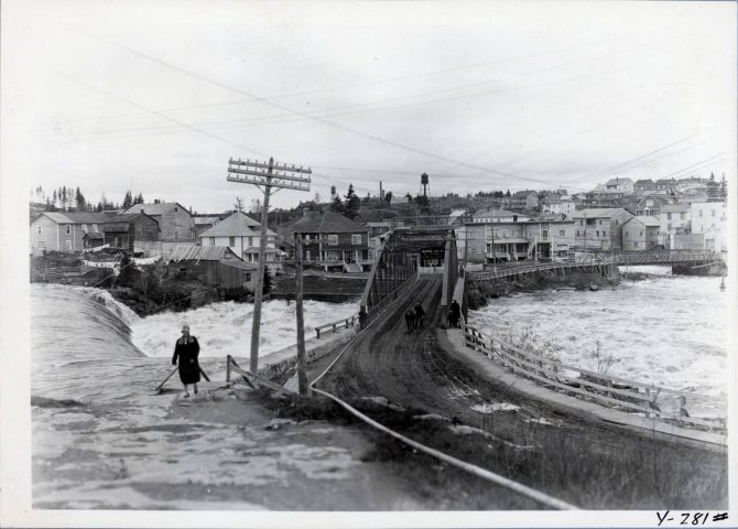 Rivière Saguenay – Inondation 1928 – St. Joseph d’Alma Highway bridges, W. L. at pumphouse 27.4