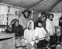 Inuits de Fort-Chimo ou Kuujjuaq dans la région du Nouveau-Québec, aujourd'hui appelé Nord-du-Québec